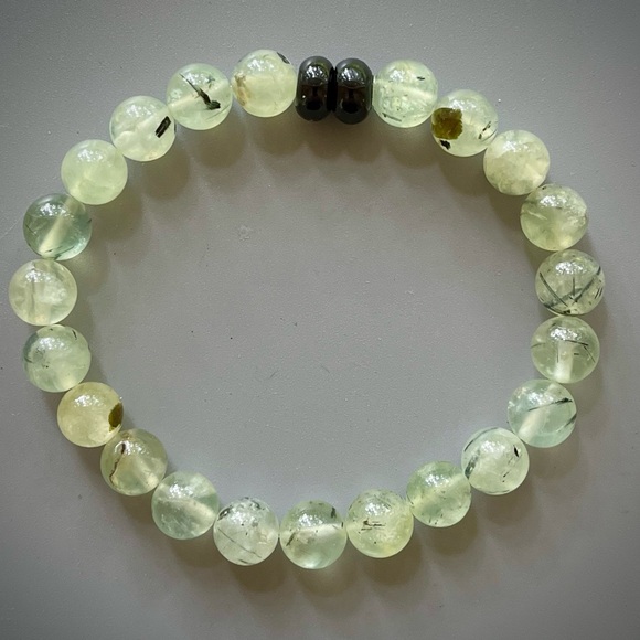 Green Prehnite Handcrafted Bead Bracelet - Picture 2 of 5
